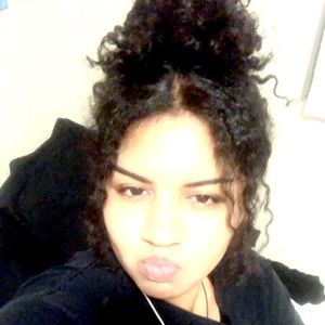 Meet your Posher, Rebekah